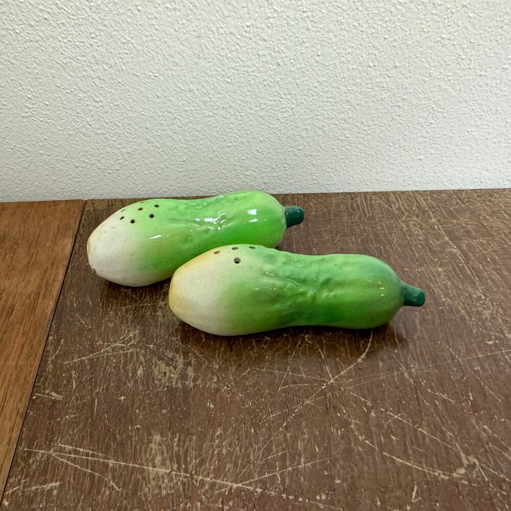 Japan VINTAGE Green Cucumber Porcelain Salt‎ and Pepper Shakers